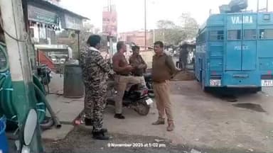 इंदरगढ़: इंदरगढ़ में शांति बनाए रखने के लिए पुलिस अलर्ट, भड़काऊ पोस्ट पर नज़र, बाज़ार में पुलिस बल तैनात