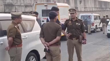 सिरसागंज: हैबतपुर के पास हाईवे की सर्विस लेन पर मिला अज्ञात व्यक्ति का शव, मौके पर पहुंचे एसएसपी व सीओ, पुलिस जांच में जुटी