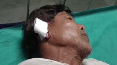 তুফানগঞ্জ ২: টাকা পয়সা নিয়ে বিবাদ, নাগুরুরহাট এলাকায় এক ব্যক্তিকে মেরে কান ছিরে দেওয়ার অভিযোগ প্রতিবেশীর বিরুদ্ধে