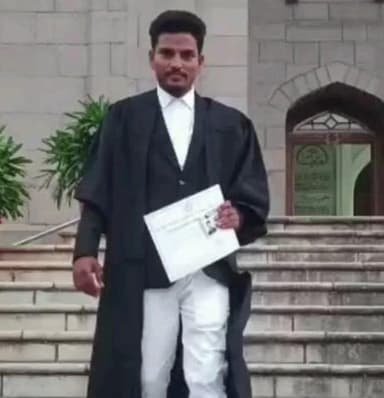 రామాయంపేట్: హైకోర్టు లాపట్టా పొందిన పవన్ నిరుపేద యువకుడు గ్రామ యువతకు ఆదర్శం.