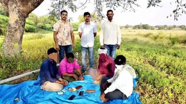 ఎల్లారెడ్డి: బ్రాహ్మణపల్లి లో నలుగురు పేకాటరాయుళ్లు అరెస్ట్, నగదు, సెల్ ఫోన్లు, మోటార్ సైకిళ్లు స్వాధీనం : ఎస్సై మహేష్