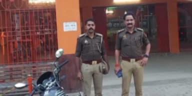 बांसडीह: बांसडीह कस्बे में पुलिस अधीक्षक के निर्देशन में पुलिस ने अवैध लाउडस्पीकर के खिलाफ चलाया अभियान