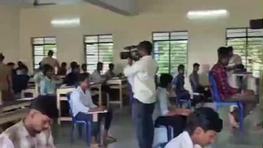 திருவெண்ணைநல்லூர்: அரசூர் வி ஆர் எஸ் கல்லூரியில்
தமிழ்நாடு சீருடை பணியாளர் தேர்வு நடைபெறுவதை குறித்து ஆய்வு மேற்கொண்டார் மாவட்ட காவல் கண்காணிப்பாளர்