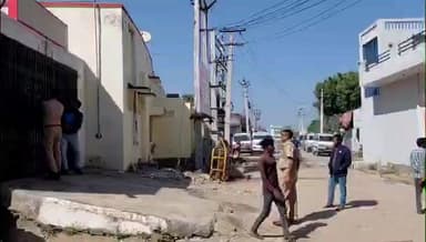 आसीन्द: आसींद: खेत में काम कर रही 24 वर्षीय महिला की चक्कर आने से मौत, पति ने अस्पताल पहुंचाया, पुलिस ने शव मोर्चरी में रखवाया