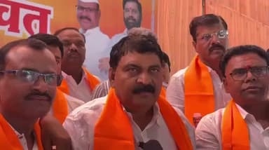 सिल्लोड: सेना भवन सिल्लोड येथे शिवसेना नगरसेवक उमेदवारांच्या तालुका अध्यक्ष तायडे यांनी घेतल्या भेटी माध्यमांना दिली माहिती