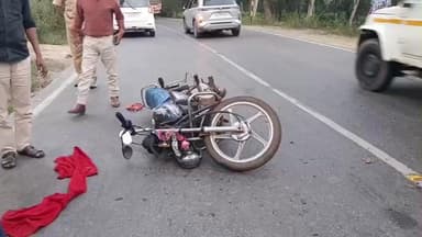 बोडला: ग्राम पेटली के पास अज्ञात वाहन की ठोकर से बाइक सवार गंभीर रूप से घायल, राहगीरों ने चिल्फी अस्पताल में कराया भर्ती