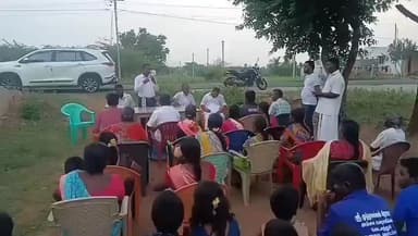 மணப்பாறை: திமுக அலுவலகம் உள்ளிட்ட பல்வேறு இடங்களில் திமுகவினருக்கு வாக்கு சாவடி குறித்து ஆலோசனை வழங்கிய அண்ணாமலை ரகுபதி