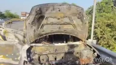 चित्तौड़गढ़: कार में आग से बोनट में रखे 2,900 किलो नोट निकले, मलिक ड्राइवर की तलाश में टीम अजमेर पहुंची