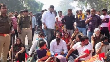 बांसगांव: सैरो गाँव में व्यक्ति पर हुआ जानलेवा हमला, इलाज के दौरान हुई मौत पर खजनी सिकरीगंज मार्ग किया चक्का जाम