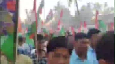 মাথাভাঙা ২: ঘোকসাডাঙ্গা সংলগ্ন এলাকায় ব্লক তৃণমূল যুব কংগ্রেস উদ্যোগে SIR এর চক্রান্তের প্রতিবাদে মহামিছিল অনুষ্ঠিত