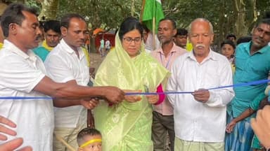 তেহট্ট ২: গোপীনাথপুরে পশ্চিমপাড়া যুব কমিটির পরিচালনায় এক দিবসীয় লাঠি খেলা প্রতিযোগিতার আয়োজন