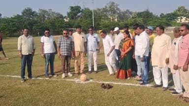 बगोदर: बगोदर स्टेडियम में सांसद खेल महोत्सव का शुभारंभ हुआ