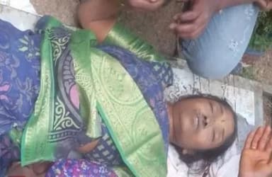 జడ్చర్ల: జడ్చర్ల మండలంలో రోడ్డు ప్రమాదంలో బైక్పై వస్తుండగా జారి పడి అక్కడికక్కడేమహిళ మృతి