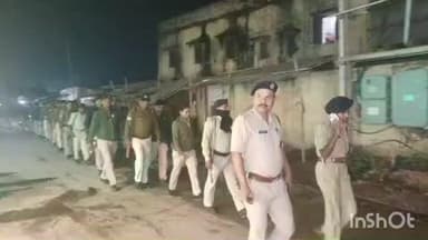 कुर्था: कुर्था विधानसभा क्षेत्र में शांतिपूर्ण मतदान के लिए करपी थाना द्वारा सीएपीएफ के साथ फ्लैग मार्च