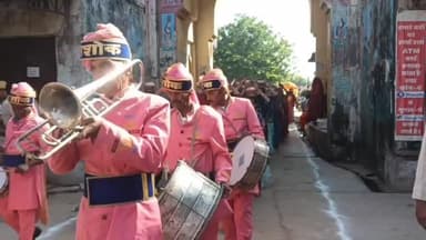 नैनवां: बूंदी महोत्सव के तहत नैनवा कस्बे में गढ़ चौक से सीनियर सेकेंडरी तक निकली कलश यात्रा, कच्ची घोड़ी नृत्य आकर्षण का केंद्र