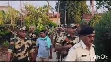 शंभूगंज: शंभूगंज में बिहार विधानसभा चुनाव शांतिपूर्ण कराने के लिए अर्धसैनिक बलों का फ्लैग मार्च