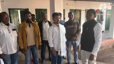 अडकी: पाण्डुडीह निवासी बुद्धेश्वर मुंडा रेलवे लोको पायलट में नियुक्ति होने पर सम्मानित