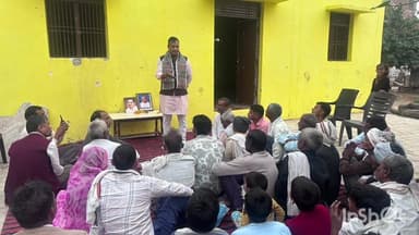 खेरागढ़: भाजपा का मतदाता गहन पुनरीक्षण अभियान, ग्राम लालपुर में चेयरमैन सुधीर गर्ग गुड्डू ने ग्रामीणों को दी जानकारी