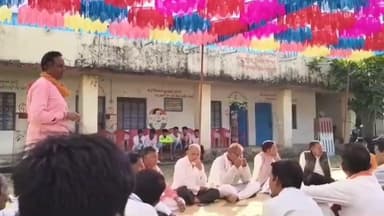 कुशलगढ़: कुशलगढ़ में भील विकास समग्र परिषद के सभागार में हुई बैठक, समाज उत्थान को लेकर लिए गए निर्णय, संत महंत कोतवाल रहे मौजूद