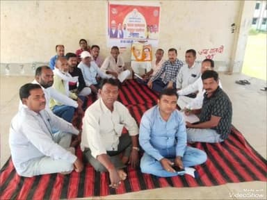 मधुपुर: आत्मनिर्भर भारत के संकल्प के साथ मधुपुर में भाजपा कार्यकर्ताओं ने स्वदेशी अपनाने का संकल्प लिया