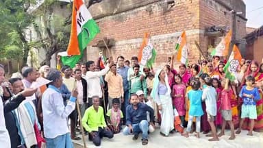 ঝালদা ১: মাঠারি খামার এলাকায় বিধায়ক সুশান্ত মাহাতোর হাত ধরে বিভিন্ন দল ছেড়ে তৃণমূলের যোগদান