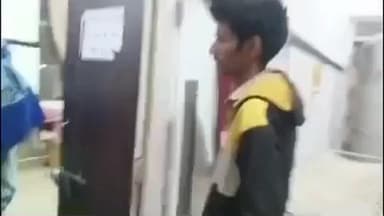 आबू रोड: आबूरोड के आकराभटट्टा हनुमान जी मंदिर के सामने ऑटो रिक्शा ने पैदल राहगीर को मारी टक्कर, हादसे में युवक घायल