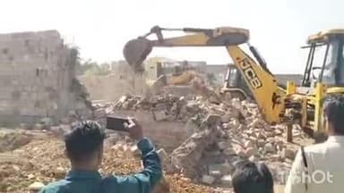 कराहल: कराहल में अवैध अतिक्रमण पर प्रशासन का बुलडोजर चला, एसडीएम, तहसीलदार व पुलिस बल मौजूद रहे