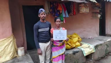 ଲକ୍ଷ୍ମୀପୁର: ଭିଲାପୁଟ ଗାଁରେ ଭତ୍ତା ଓ ଆବାସ ଗୃହରୁ ବଞ୍ଚିତ ଅସହାୟ ମହିଳା। ଗୁହାରି କରି କରି ହତାଶ