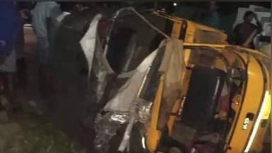 మోతే: తుమ్మల పెన్ పహాడ్ వద్ద ఆటో బోల్తా... 15 మంది కూలీలకు గాయాలు