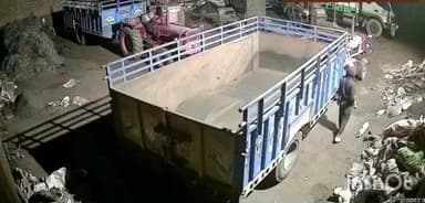 नकुड: अम्बेहटा में चोरों ने सक्रेप के गोदाम से लाखों रुपए की बैटरी चुराई, घटना सीसीटीवी में कैद