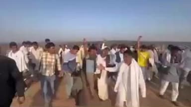 करौली: करसाई गाँव में आयोजित धार्मिक कार्यक्रम में पूर्व मंत्री रमेश मीणा ने की शिरकत, ग्रामीणों ने किया स्वागत