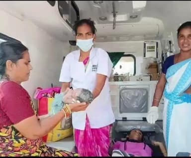 మానవపాడ్: మనోపాడు మండల కేంద్రంలోని 108 వాహనంలో మహిళా ప్రసవం..తల్లిబిడ్డ క్షేమం