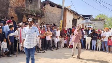 कोटड़ी: सोपुरा गांव में समाधि पूजन पर किया गया अखाड़ा प्रदर्शन