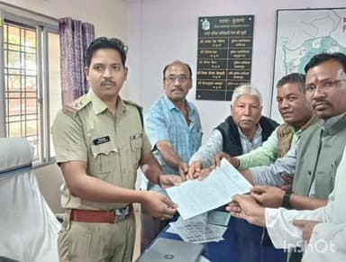 कांग्रेस जिला अध्यक्ष ने रामानुजगंज के पूर्व विधायक के खिलाफ कुसमी थाने में की शिकायत