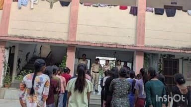 बुदनी: मुस्कान विशेष अभियान के तहत शाहगंज पुलिस ने गर्ल्स हॉस्टल में चलाया जागरूकता कार्यक्रम