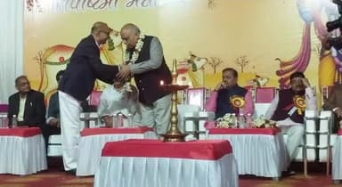 बाघमारा/कतरास: कतरास करके में अष्टमी महोत्सव पर आयोजित कार्यक्रम में पहुंचे पूर्व मेयर