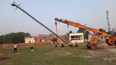 चेवाड़ा: जमुई सांसद द्वारा दी गई मस्ट लाइट, बेलदारी टोला स्थित काली मंदिर के पास रविवार शाम 4 बजे पोल लगाया गया