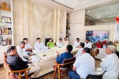 वरोरा: वरोरा न. प. निवडणुकीसाठी काँग्रेस पक्षाकडून उमेदवारीसाठी काँग्रेस जनसंपर्क कार्यलयात इच्छुक उमेदवारांच्या मुलाखती