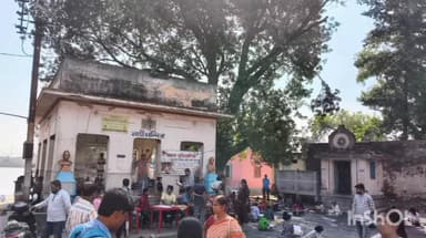 চুঁচুড়া-মগরা: কার্তিক পূজো উপলক্ষে চুঁচুড়ার ষন্ডেশ্বর তলায় অনুষ্ঠিত হল বসে আঁকো প্রতিযোগিতা