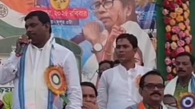 মথুরাপুর ১: SIR দ্বারা বৈধ ভোটারদের ভোটাধিকার হরণের চক্রান্তের বিরুদ্ধে কাকদ্বীপে প্রতিবাদ সভায় উপস্থিত মথুরাপুর এর সংসদ