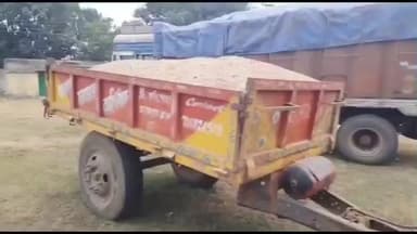 কাশীপুর: বেলিয়াডাঙ্গা গ্রামের অদূরে পুলিশ অভিযান চালিয়ে অবৈধ বালি ভর্তি ট্রাক্টর আটক করল পুলিশ