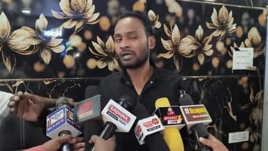 पूर्वी टुंडी: साहेबगंज फकीरडीह चौक के पास अनियंत्रित वाहन ने बाइक को मारी टक्कर, बाइक हुई क्षतिग्रस्त