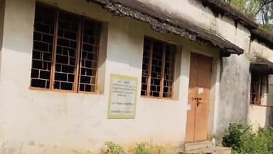 बहरागोड़ा: उपेक्षा झेल रहा बहरागोड़ा का भारत कल्याण मंडप, झाड़ियों से घिरा भवन कह रहा बदहाली की कहानी