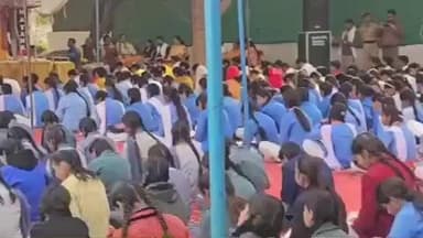 दतिया नगर: पीतांबरा पीठ के उत्तर द्वार पर श्री गीता जयंती महोत्सव का आयोजन हुआ