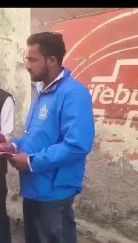 बेहट: मिर्ज़ापुर में बिजली विभाग की टीम ने बकायेदारों पर की कार्रवाई