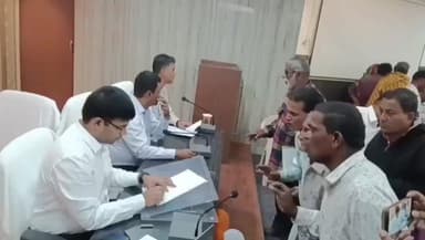 ଛତ୍ରପୁର: ଛତ୍ରପୁର ଜଉଗଡ ସମ୍ମିଳନୀ କକ୍ଷରେ ଜିଲ୍ଲାପାଳ ଓ ଆରକ୍ଷୀ ଅଧିକ୍ଷକଙ୍କ ଯୁଗ୍ମ ଅଭିଯୋଗ ଶୁଣାଣି ଶିବିର ଅନୁଷ୍ଠିତ