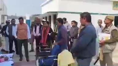 औराई: जिलाधिकारी शैलेश कुमार ने विभिन्न प्राथमिक विद्यालयों में पहुंचकर लिया निरीक्षण