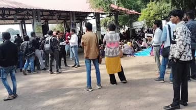 स्कूल आंदोलन भोपाल मध्यप्रदेश के सभी संदीपनी स्कूलों के बच्चों की भीड 😨😱#new @Aaj_Tak_nis