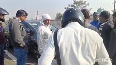 धौलाना: मेरठ बुलंदशहर हाईवे पर स्थित गांव इमटोरी के पास कार और बाइक की आमने-सामने जोरदार टक्कर, बाइक सवार युवक घायल