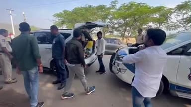 తంగళ్లపల్లి: ప్రభుత్వ విప్,వేములవాడ ఎమ్మెల్యే ఆది శ్రీనివాస్ వాహనం తనిఖీ చేసిన అధికారులు